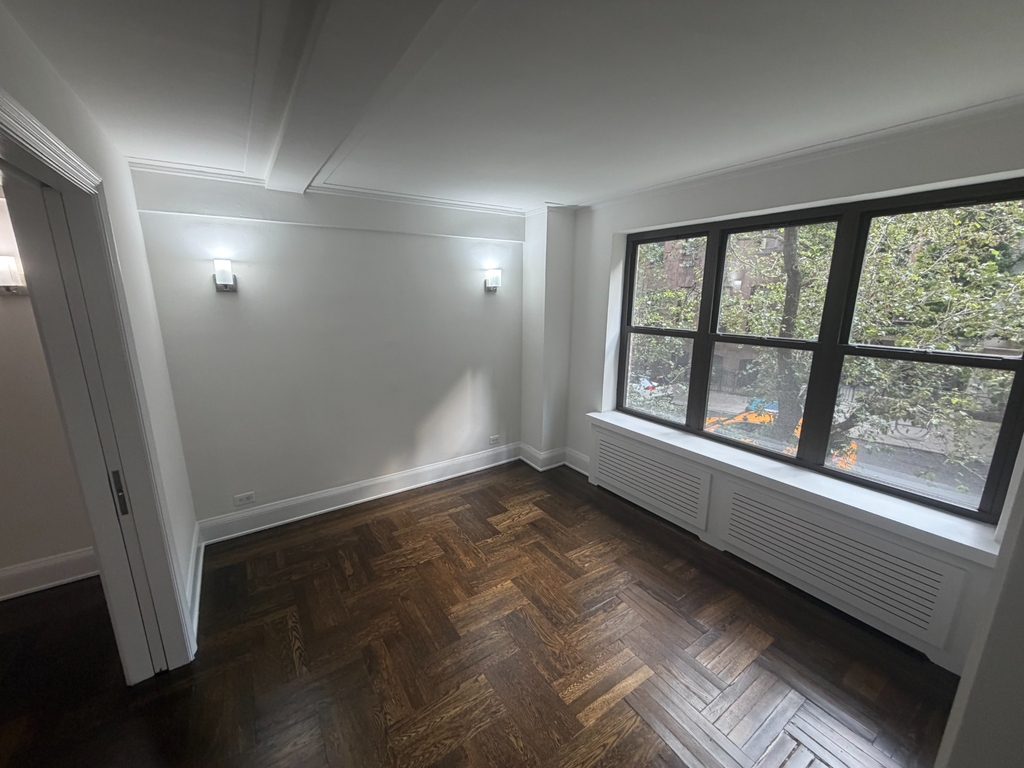 East 38th Street - Photo 2