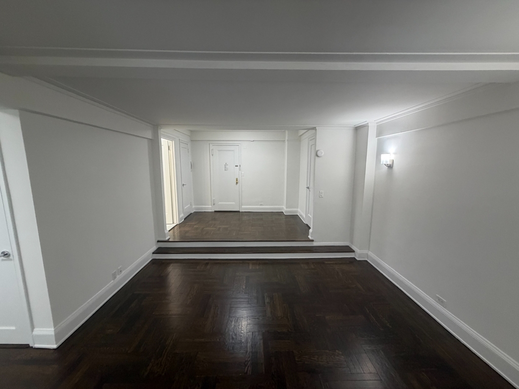 East 38th Street - Photo 4