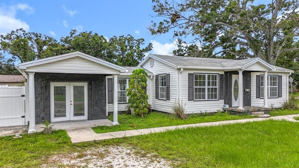 2122 52nd Avenue N - Photo 9