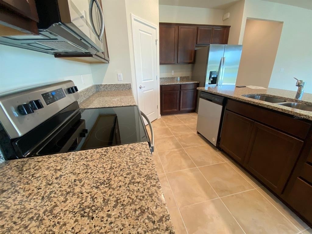 5060 Sparkling Water Way - Photo 8
