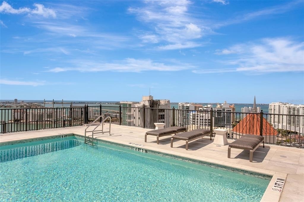 33 S Palm Avenue - Photo 1