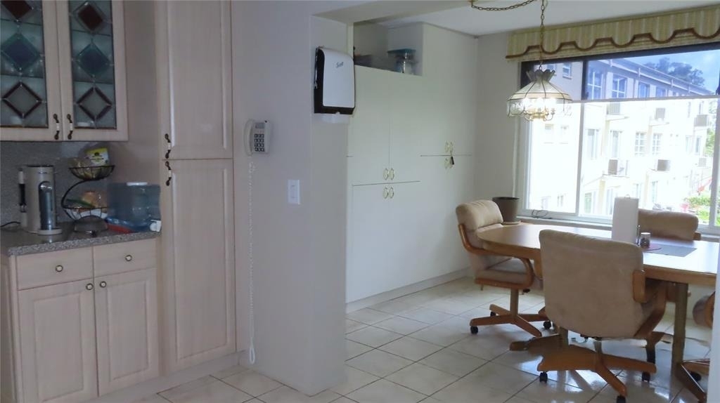 2402 Ecuadorian Way - Photo 10