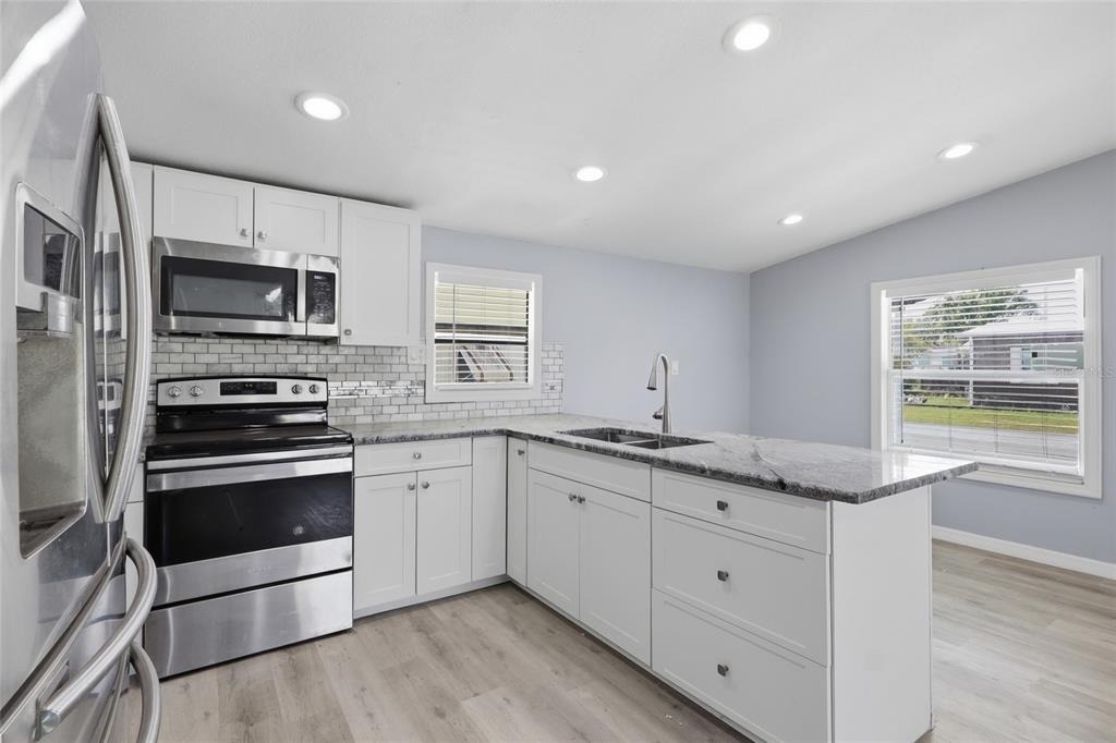 36131 Zinnia Street - Photo 8