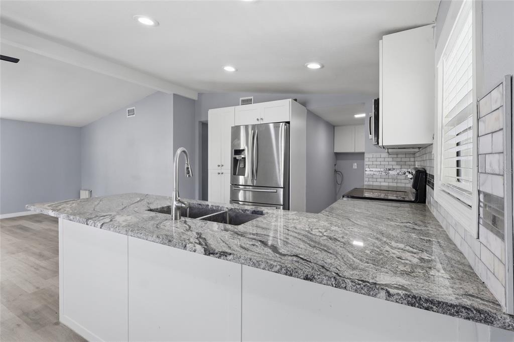36131 Zinnia Street - Photo 7