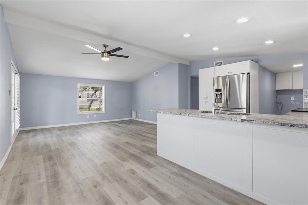 36131 Zinnia Street - Photo 4