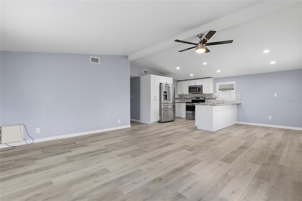 36131 Zinnia Street - Photo 3