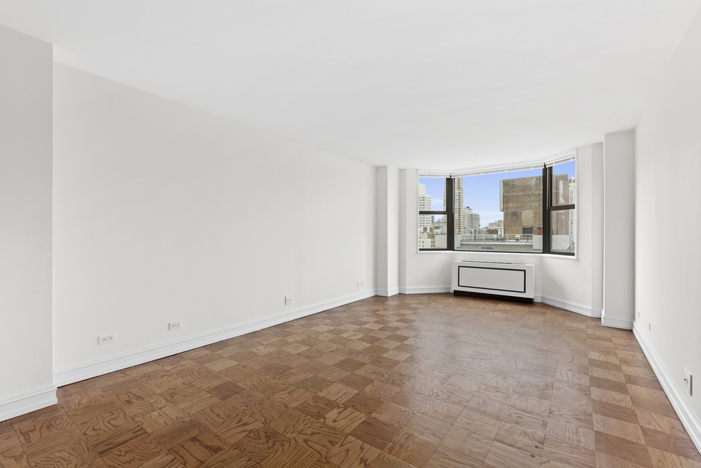 400 East 71st Street - Photo 4