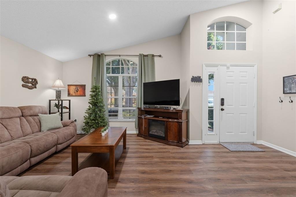 334 Grosvenor Loop - Photo 8
