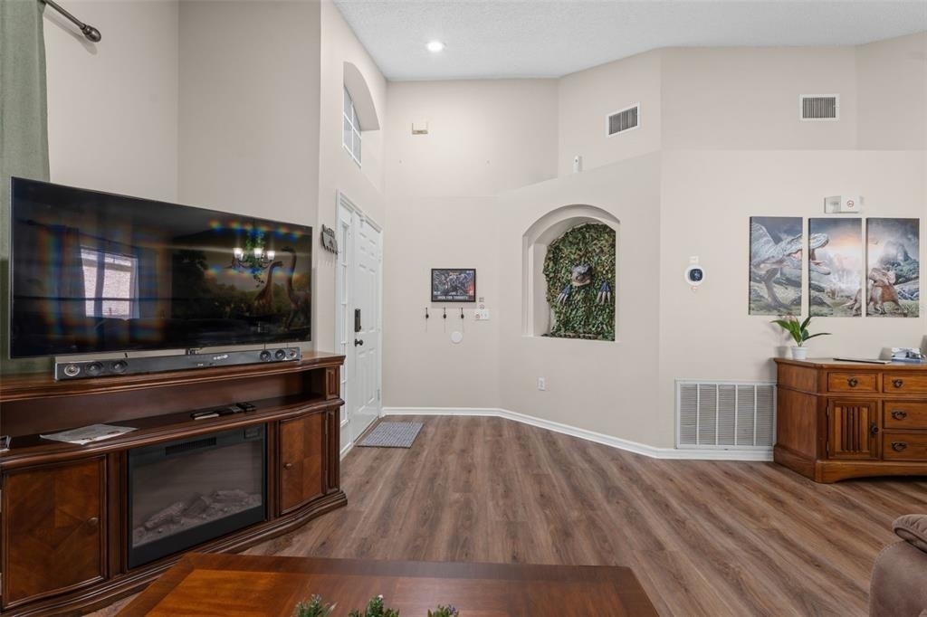 334 Grosvenor Loop - Photo 9