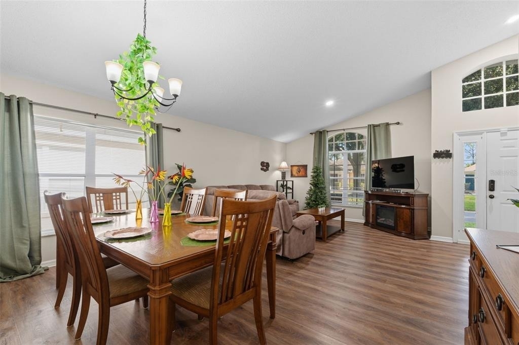 334 Grosvenor Loop - Photo 13