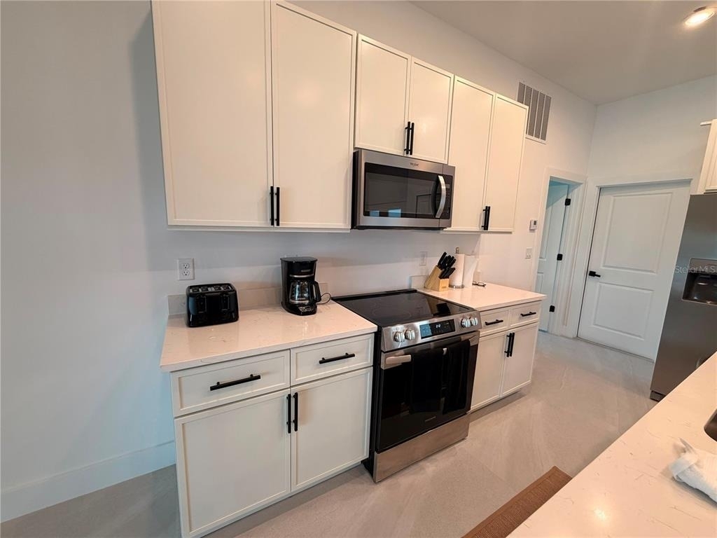 8212 Leafy Way - Photo 6