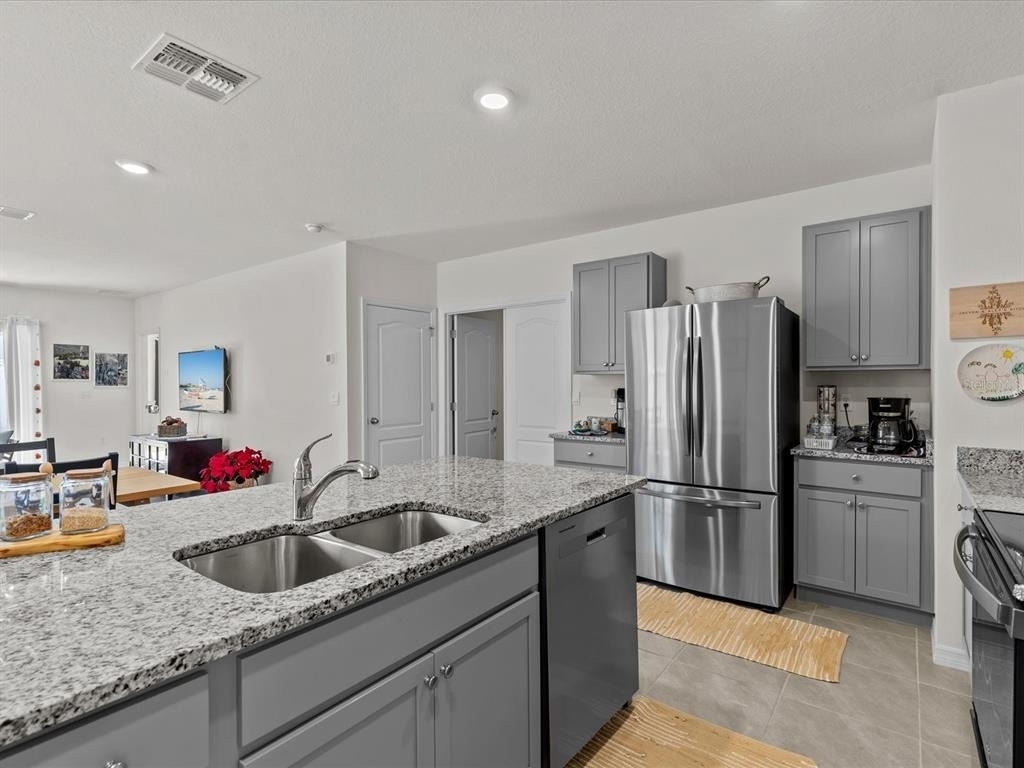 1807 Brisbane Place - Photo 11