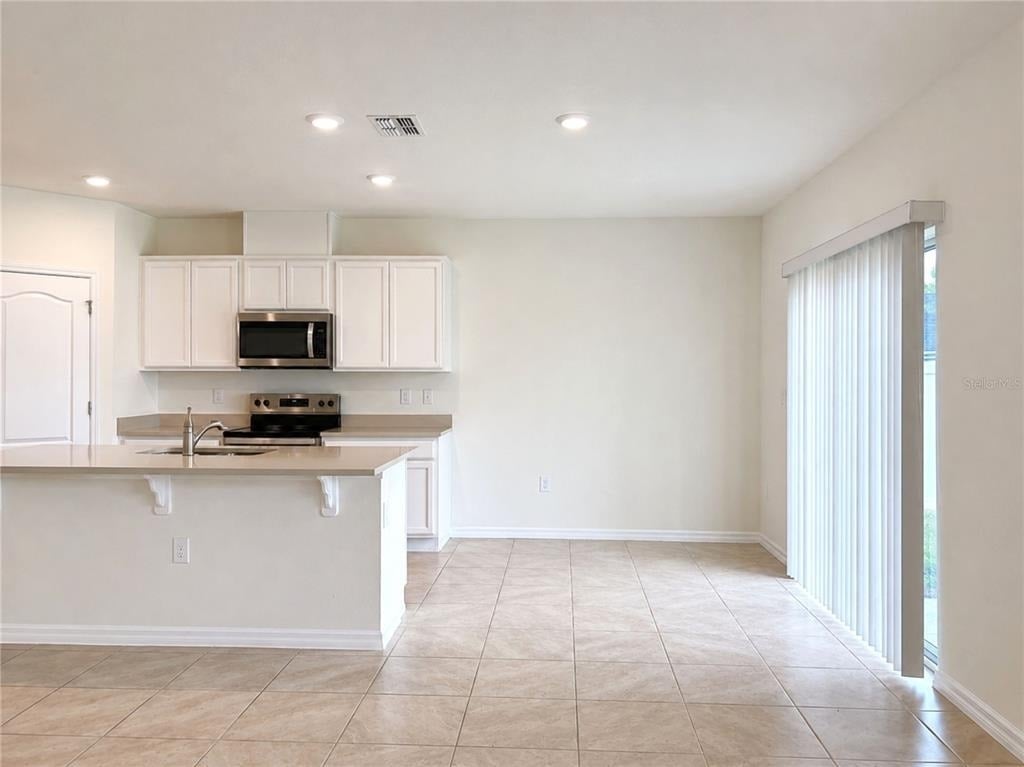 869 Ambleside Drive - Photo 5