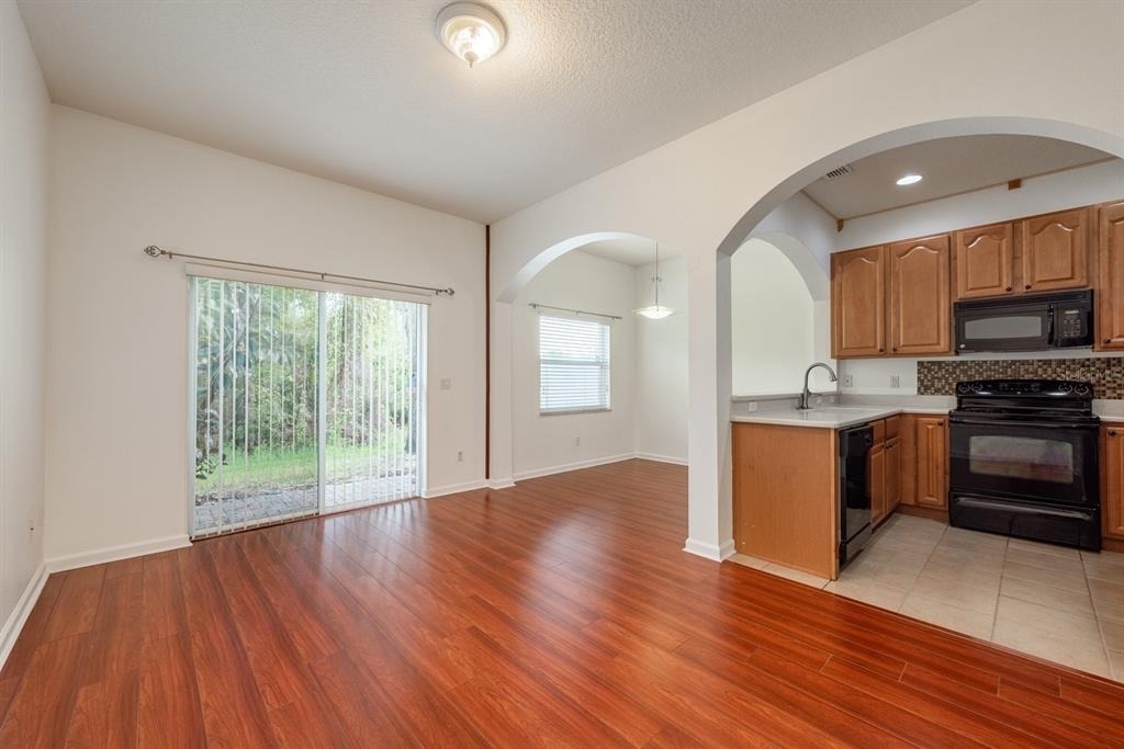 11935 Great Commission Way - Photo 2