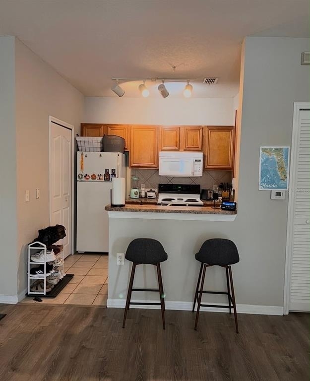 6137 Metrowest Boulevard - Photo 2