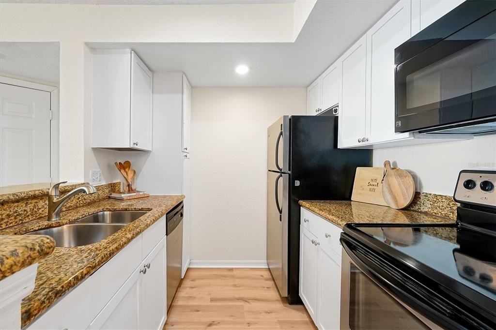 5156 Conroy Road - Photo 4