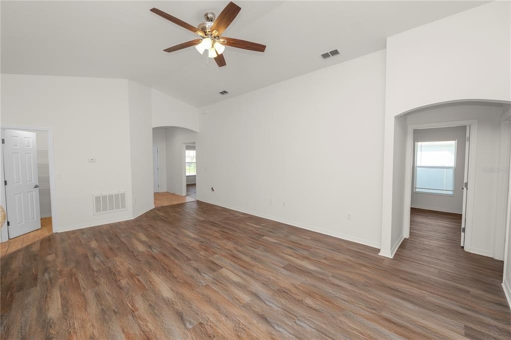 2009 Danes Court - Photo 6