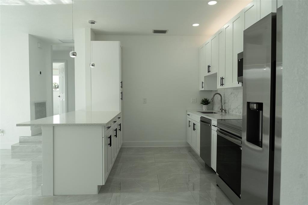 2464 Warne Street - Photo 3
