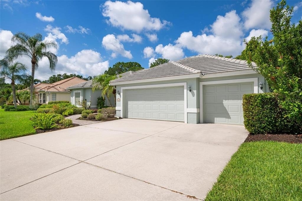 5249 Far Oak Circle - Photo 1
