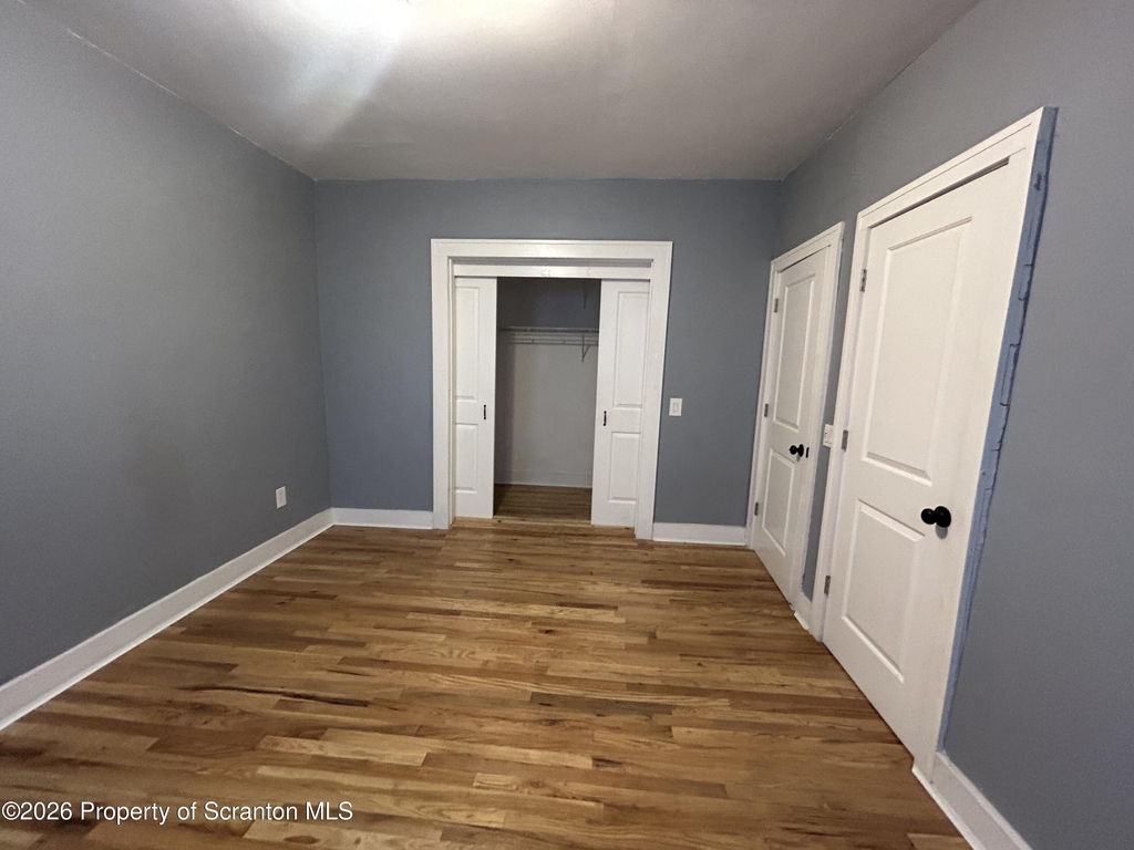 632 N Irving Avenue - Photo 4
