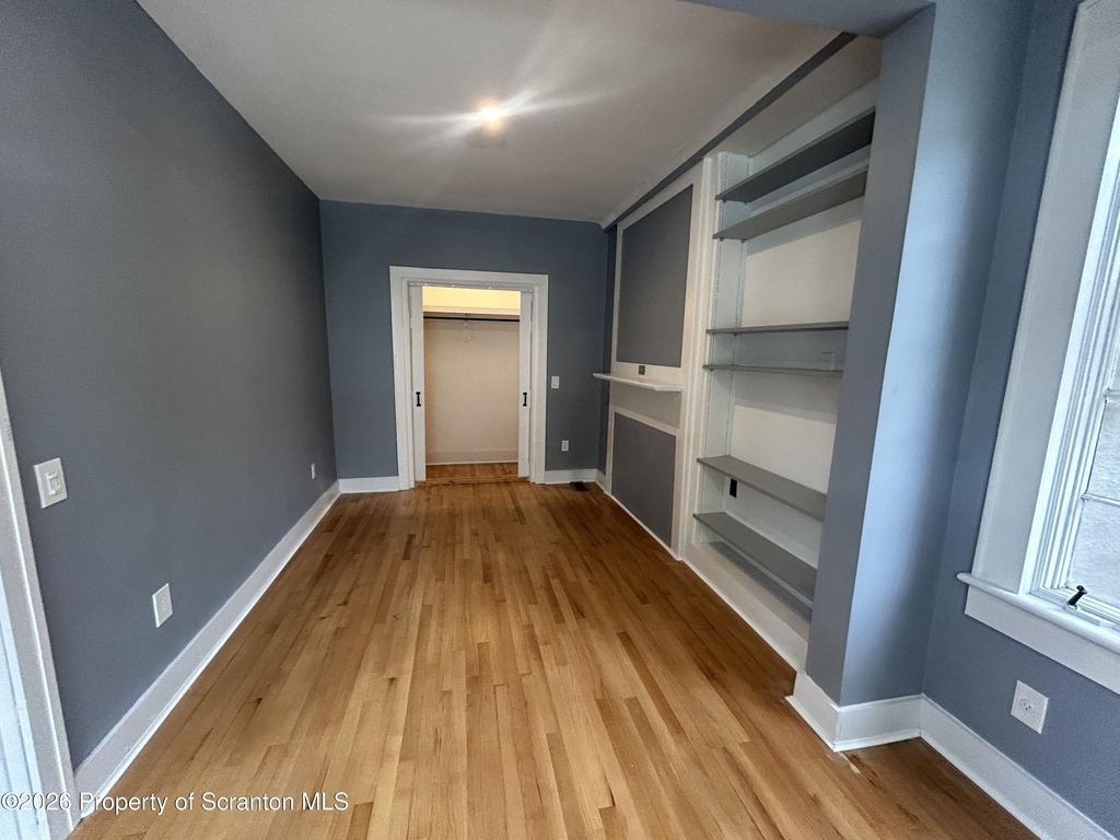 632 N Irving Avenue - Photo 9