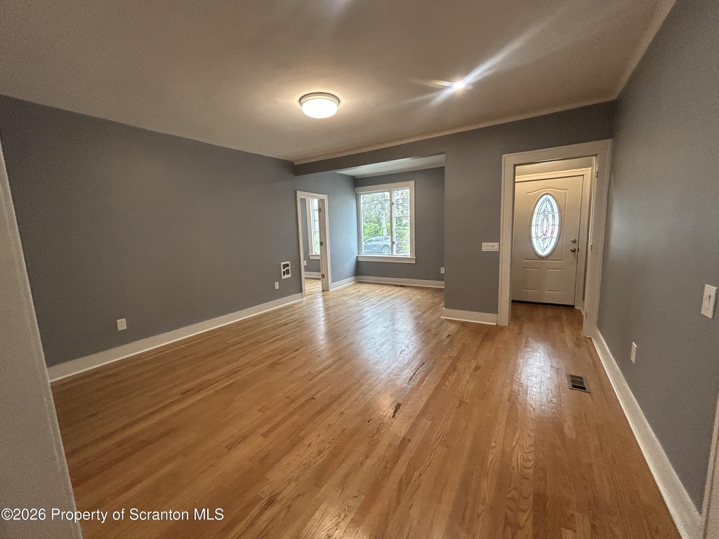 632 N Irving Avenue - Photo 5