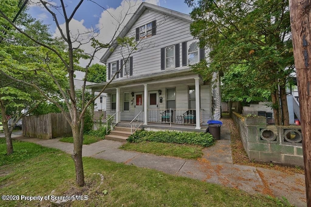 819 Delaware Street - Photo 0