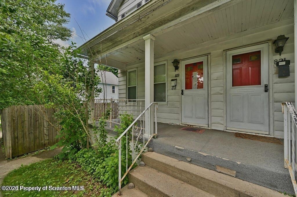 819 Delaware Street - Photo 2