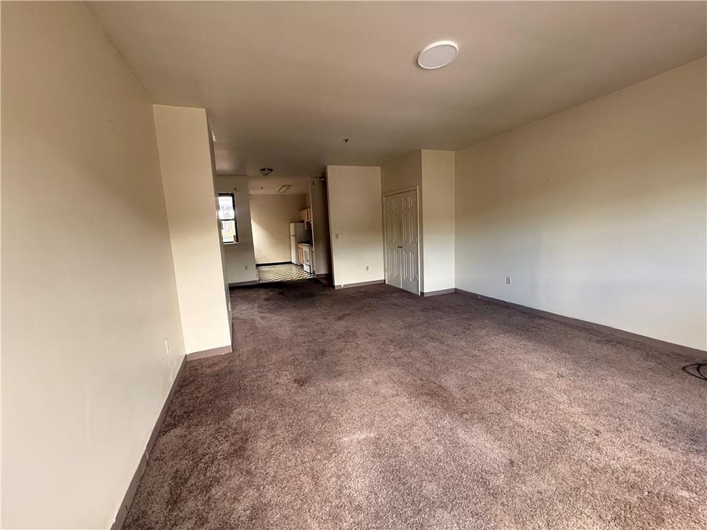 823 E 4th - Photo 11