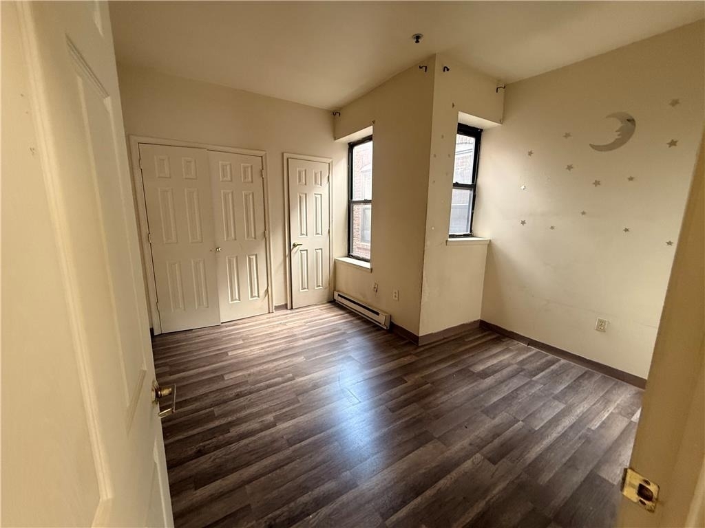 823 E 4th - Photo 13