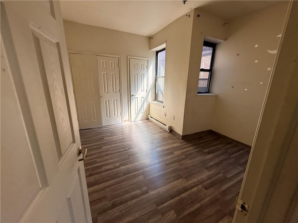 823 E 4th - Photo 5