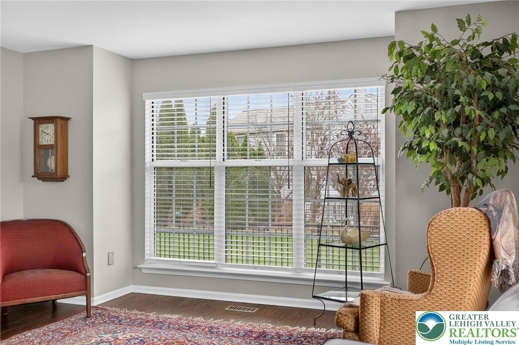4894 Concord Drive - Photo 3