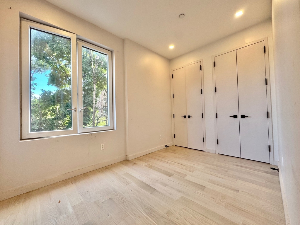 308 Linden Boulevard - Photo 5