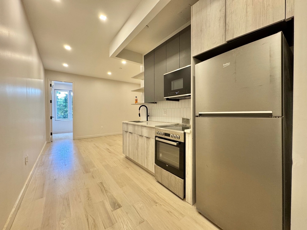 308 Linden Boulevard - Photo 8