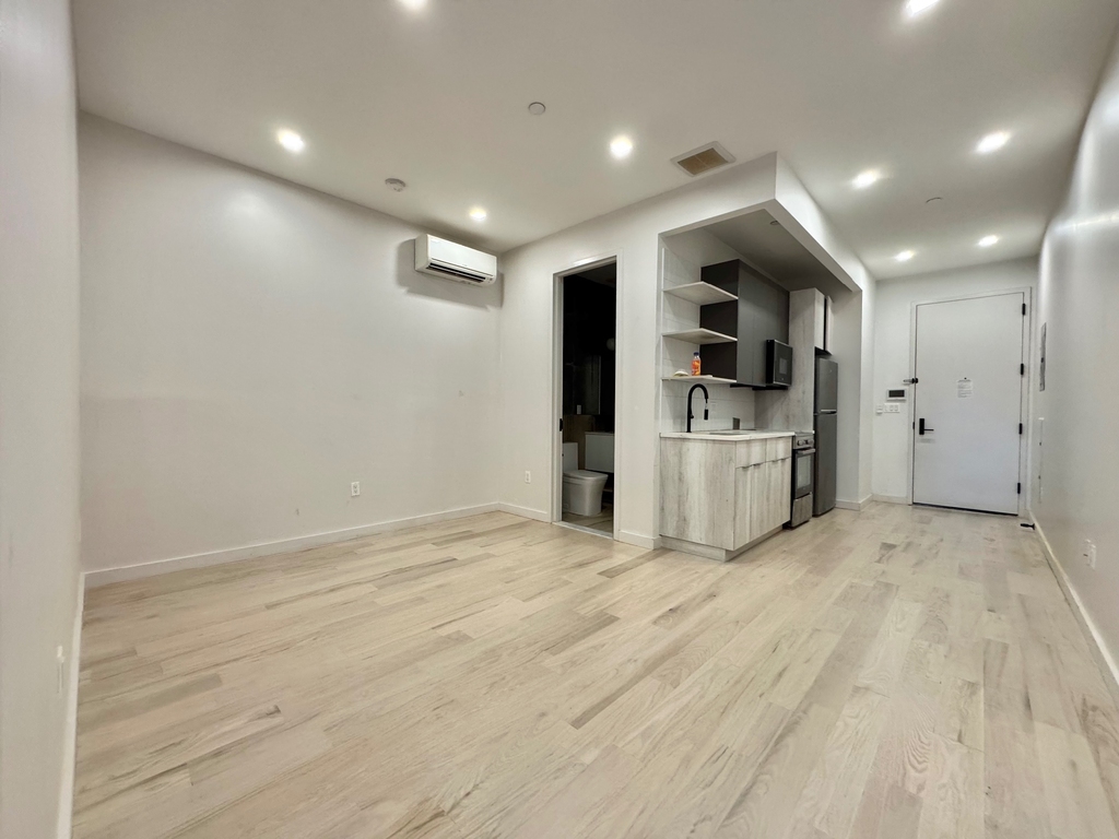 308 Linden Boulevard - Photo 7