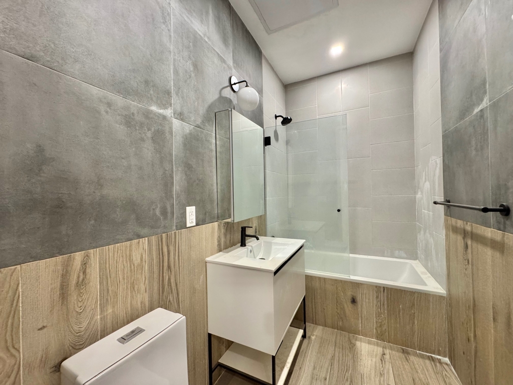 308 Linden Boulevard - Photo 3