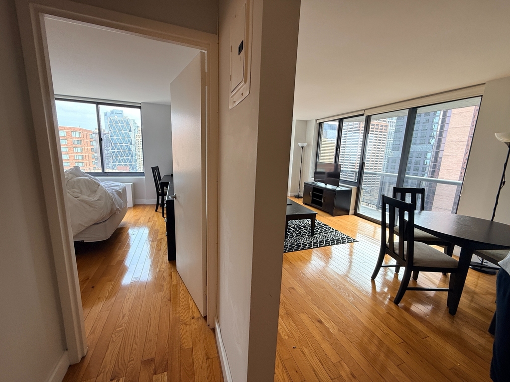 West 48th Street - Photo 10