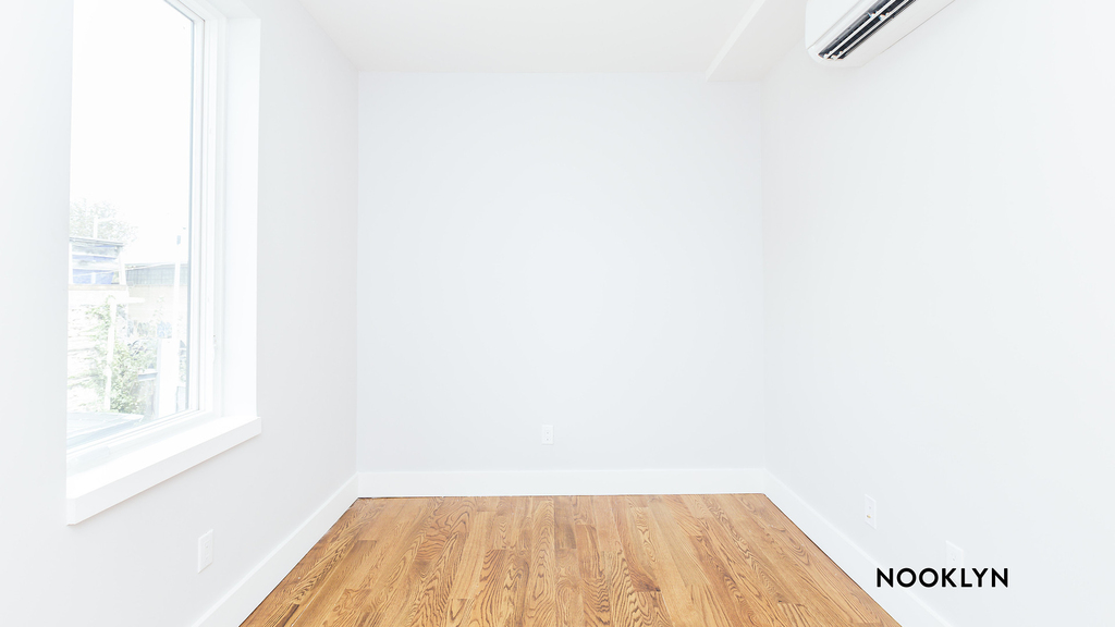 / 217 Boerum St - Photo 14