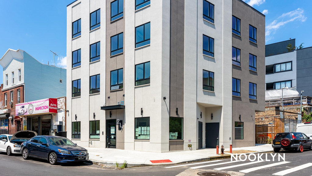 / 217 Boerum St - Photo 12