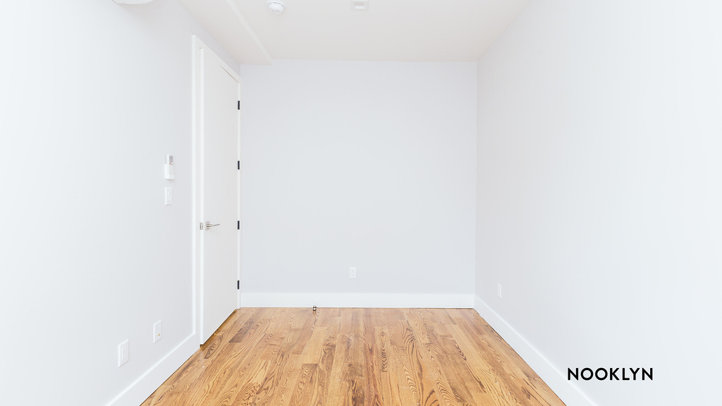 / 217 Boerum St - Photo 18