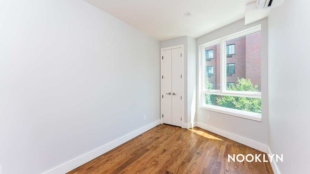 / 217 Boerum St - Photo 3