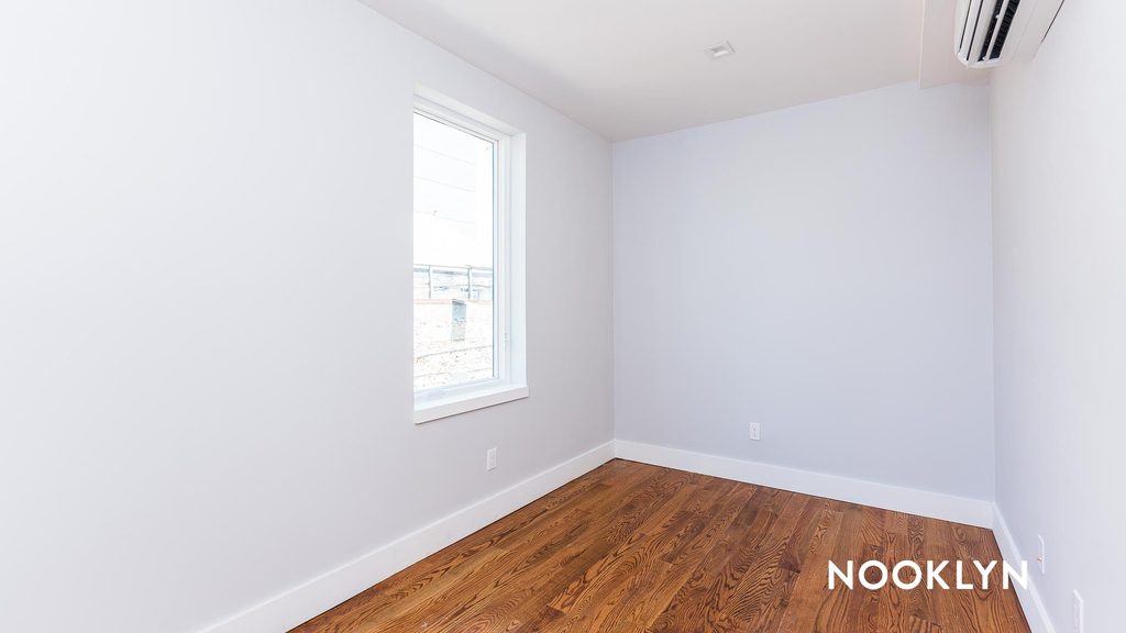 / 217 Boerum St - Photo 6