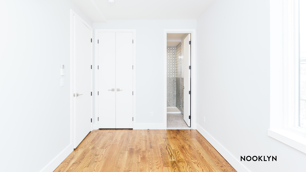 / 217 Boerum St - Photo 15