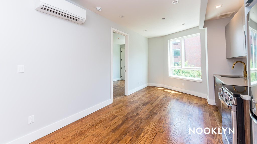 / 217 Boerum St - Photo 10