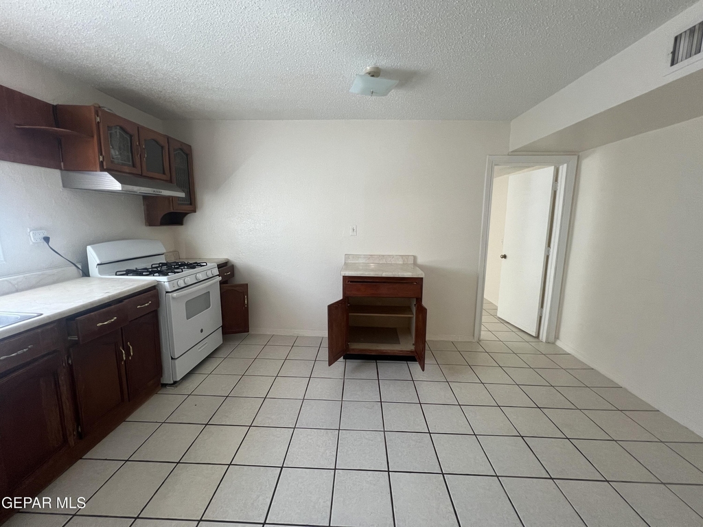 1006 Meadow Road - Photo 9