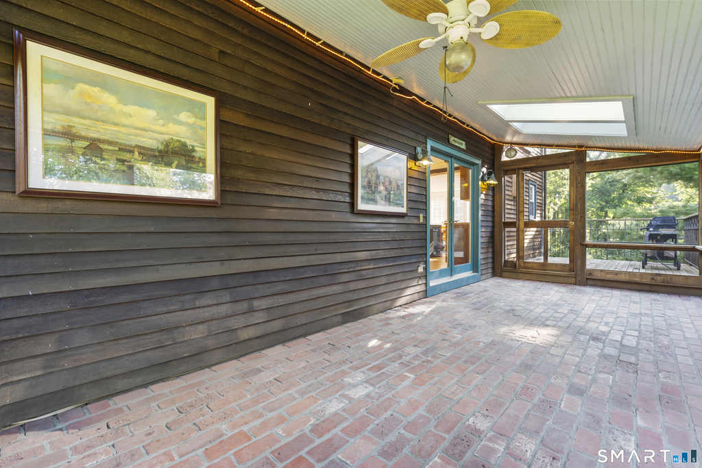 218 Grumman Avenue - Photo 17