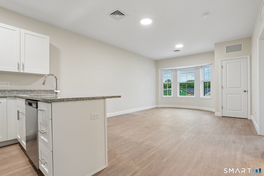 55 Steele Boulevard - Photo 6