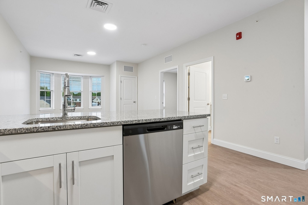 55 Steele Boulevard - Photo 3