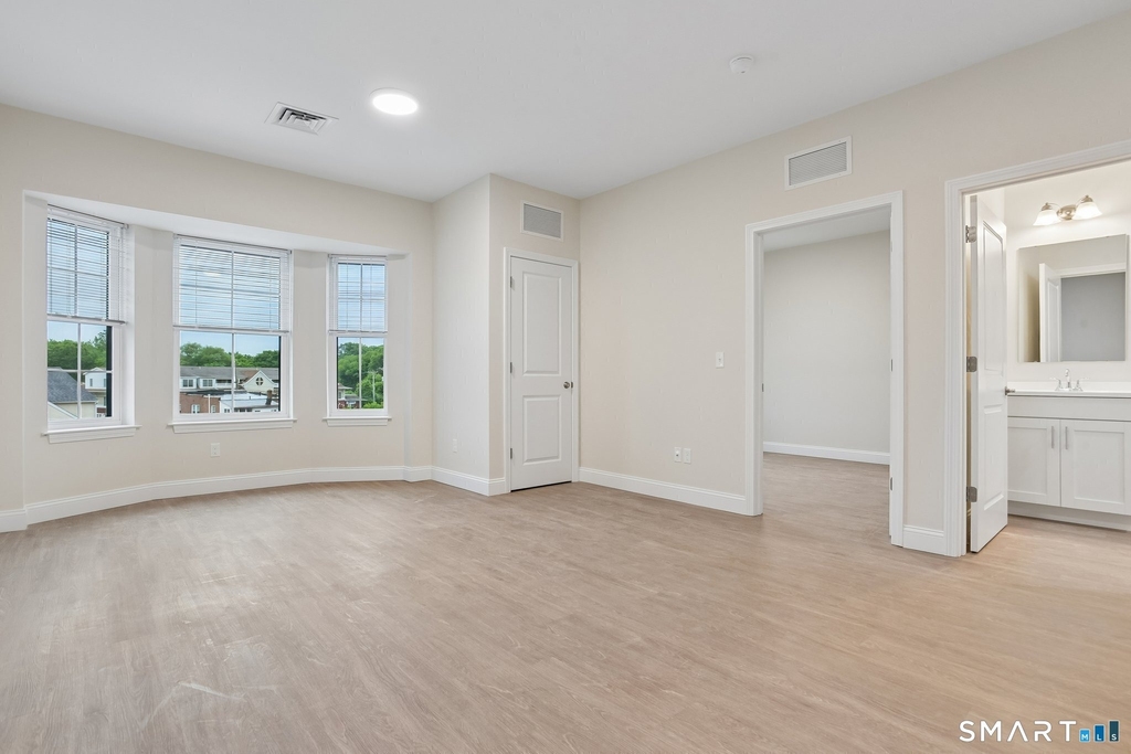 55 Steele Boulevard - Photo 5