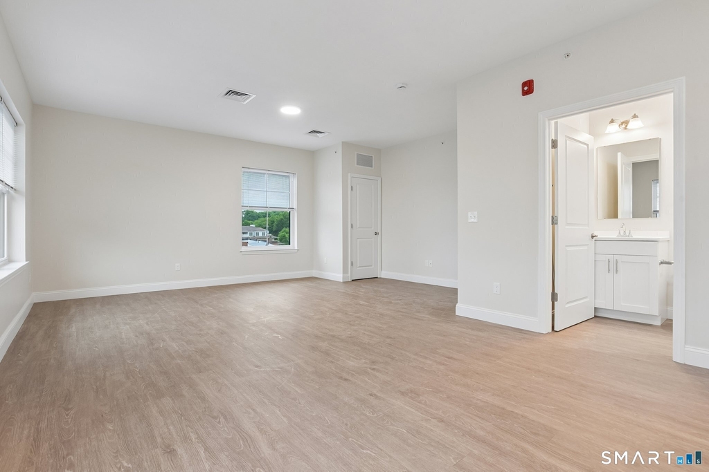 55 Steele Boulevard - Photo 4